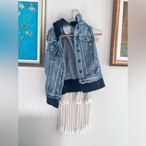 Sleeveless jeans jacket
